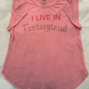 Pink Disney ‘I Live in Fantasyland’ shirt.